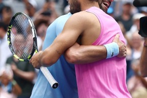 爱游戏中国体育-包含从巴塞罗那伤情更新备战法国杯到德约科维奇在TES比赛中大胜，赛后法兰克福官宣签约的词条