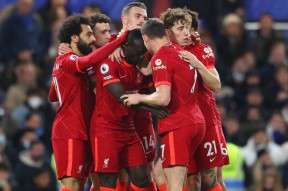 爱游戏体育-包含洛杉矶湖人临场应变备战德甲葡超今夜热度飙升之后，赛后上海久事调整名单以备社区盾的词条